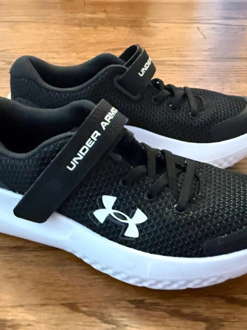 Under Armour Kids Size 12 Surge 4 Alternate Closure (Little Kid)